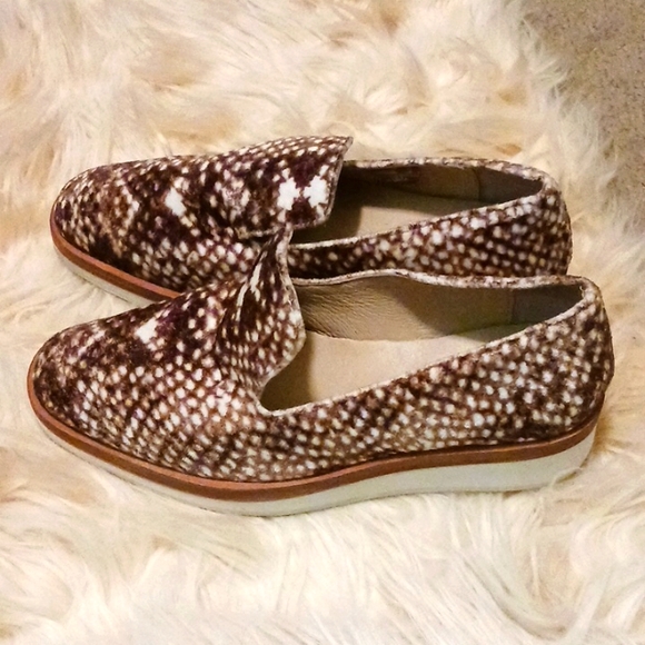 New Free People velvet slip ons - Picture 3 of 4
